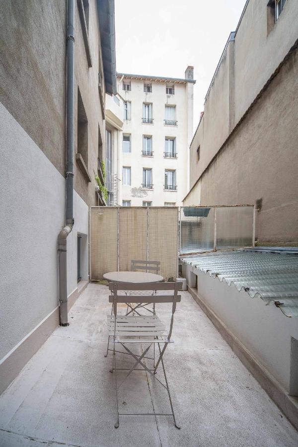 Le Dejoux - Avec Terrasse En Centre